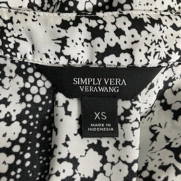 Simply Vera Vera Wang XS Blouse Top Black‎ White Floral Short Sleeve Career - Picture 3 of 8